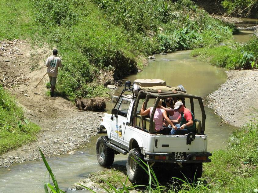 Sauraha Nana Hotel Екстериор снимка