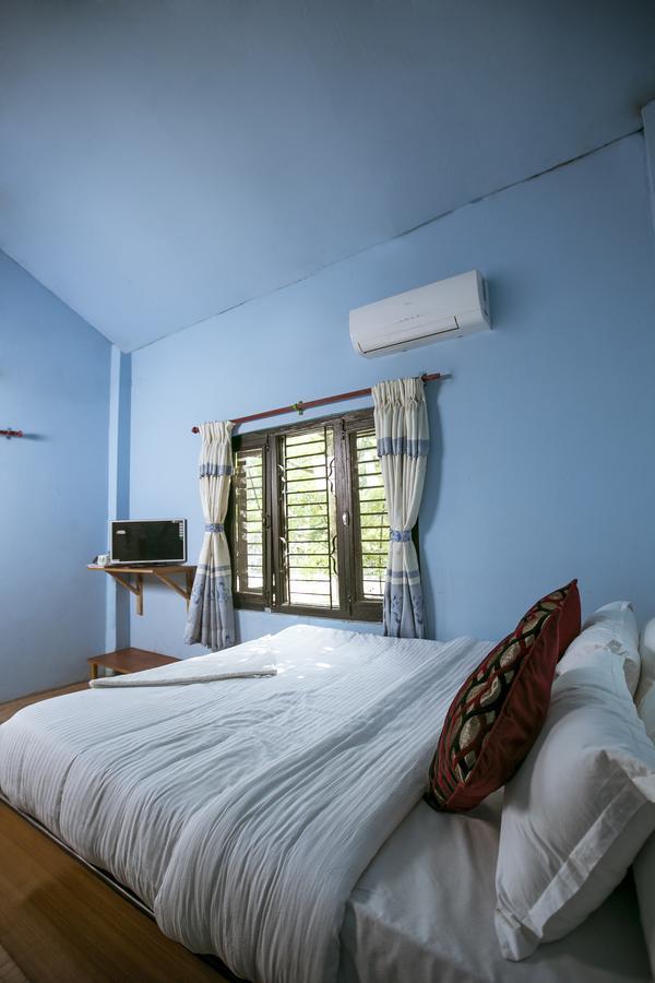 Sauraha Nana Hotel Екстериор снимка