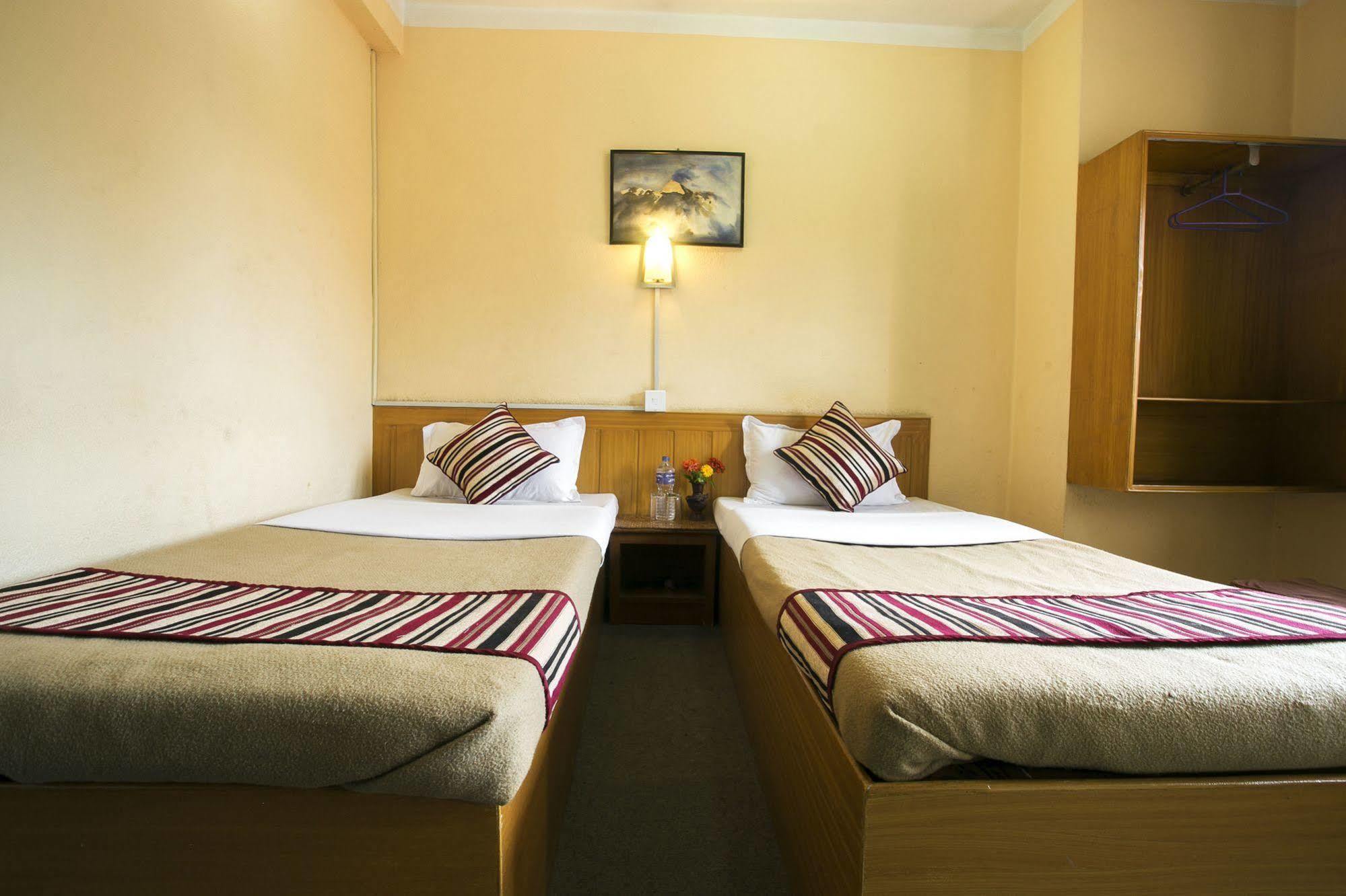 Sauraha Nana Hotel Екстериор снимка