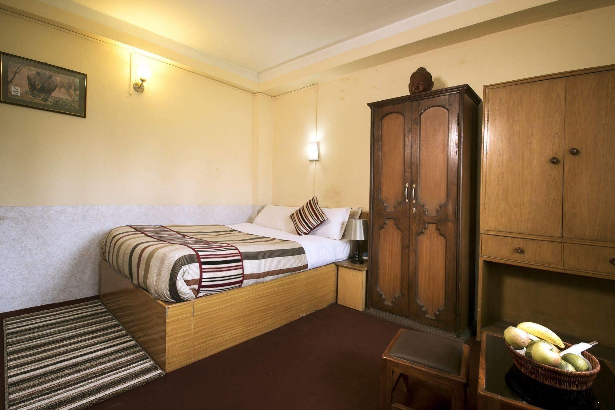 Sauraha Nana Hotel Екстериор снимка