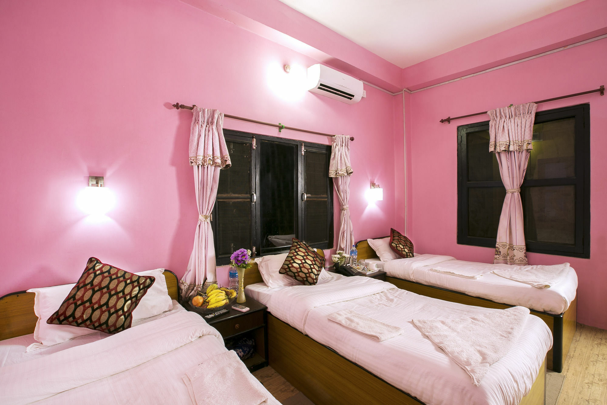 Sauraha Nana Hotel Екстериор снимка